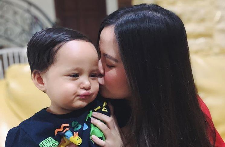 Tasya Kamila Momong Anak. (Instagram/@tasyakamila)