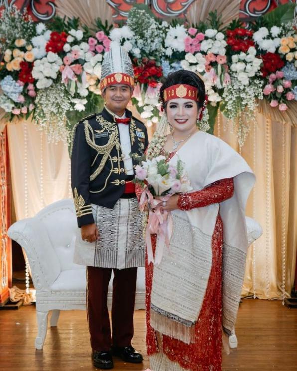 Artis rayakan Natal pertama setelah menikah (Instagram/@joydestinytobing)