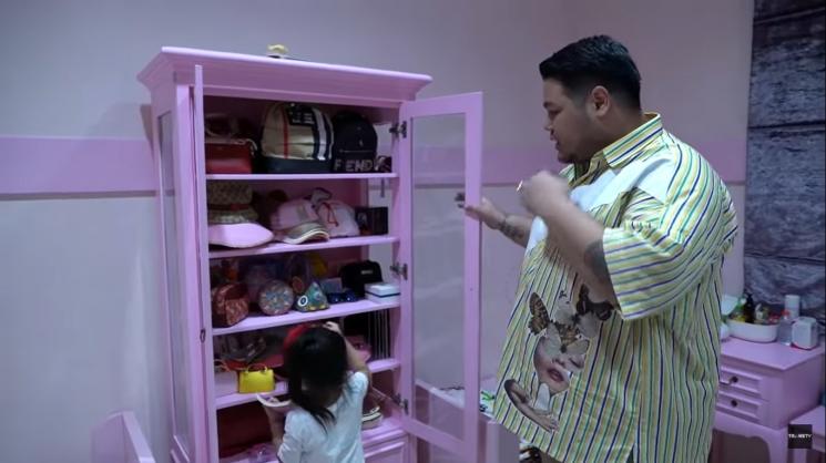 Ivan Gunawan Momong Anak-anak (YouTube/TRANS TV Official)