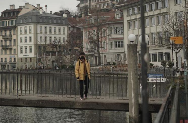 Potret liburan keluarga Tarra Budiman di Swiss. (Instagram/@tarrabudiman)