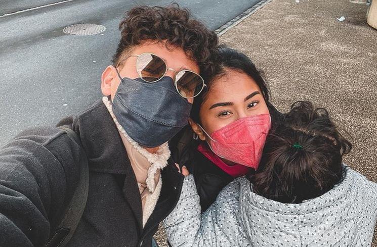 Potret liburan keluarga Tarra Budiman di Swiss. (Instagram/@tarrabudiman)