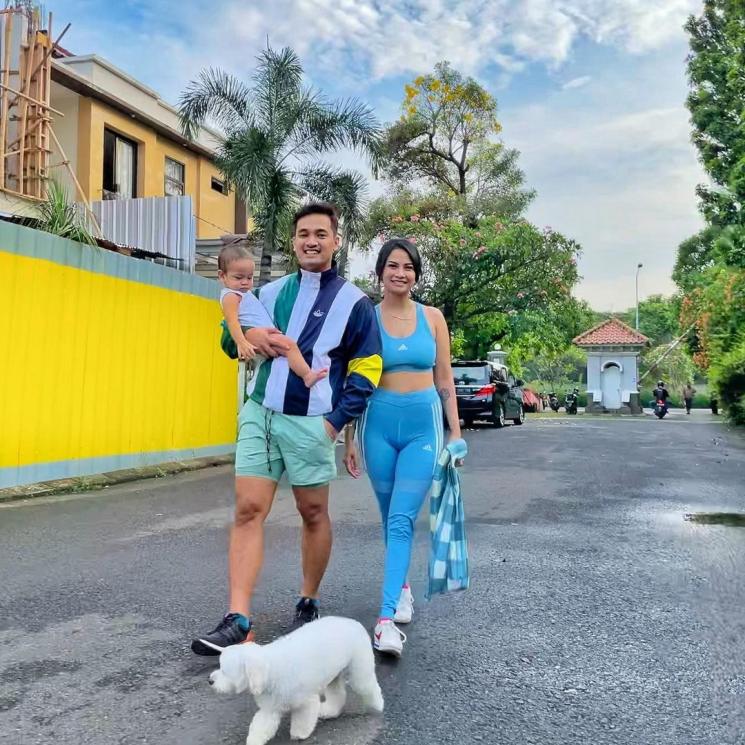 Adu Gaya Bebizie dan Vanessa Angel. (Instagram/vanessaangelofficial)