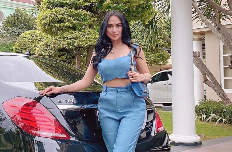 Adu Gaya Bebizie dan Vanessa Angel. (Instagram/bebizie)