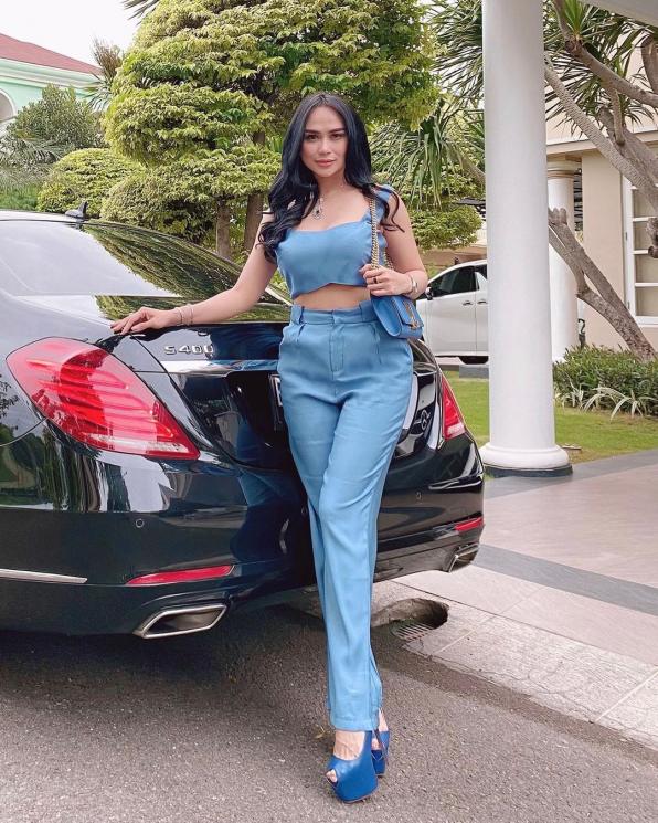 Adu Gaya Bebizie dan Vanessa Angel. (Instagram/bebizie)
