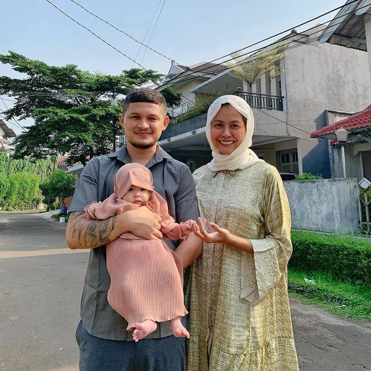 Artis Rayakan Hari Ibu Pertama Kali sebagai Ibu. (Instagram/@bungajelitha66)