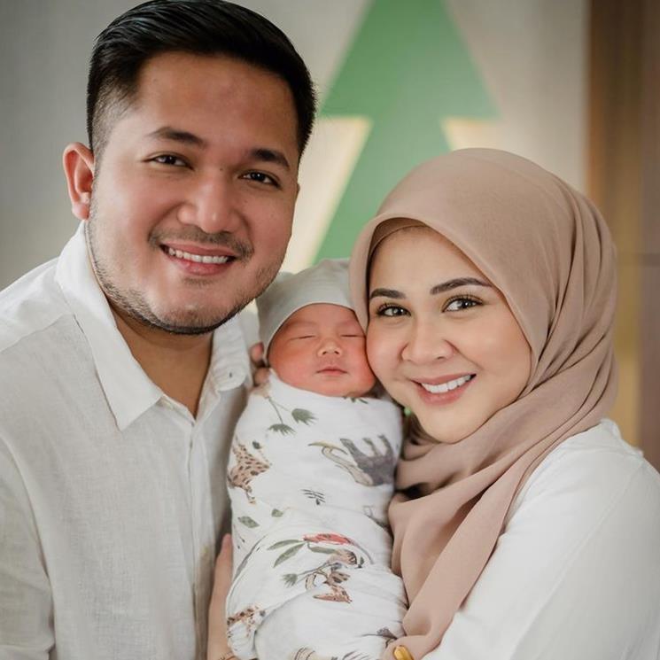 Artis Rayakan Hari Ibu Pertama Kali sebagai Ibu. (Instagram/@kesharstuliu05)
