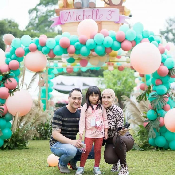 Gaya Pacaran Venna Melinda dan Ferry Irawan (Instagram/@ferryirawanofficial)
