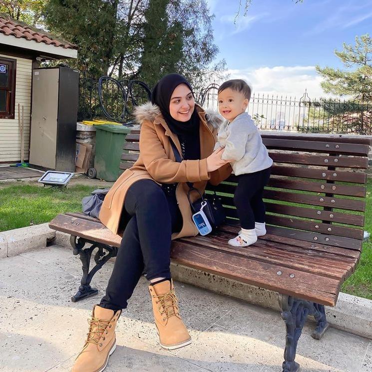 Artis Rayakan Hari Ibu Pertama Kali sebagai Ibu. (Instagram/@vebbypalwinta)