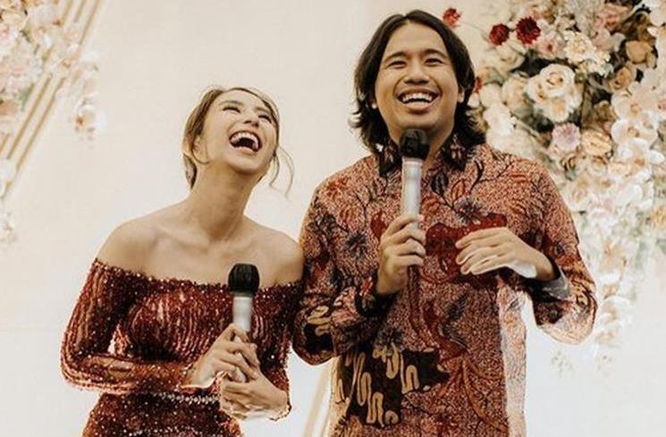 Perjalanan Cinta Joshua Suherman dan Clairine Clay. (Instagram/@jojosuherman)