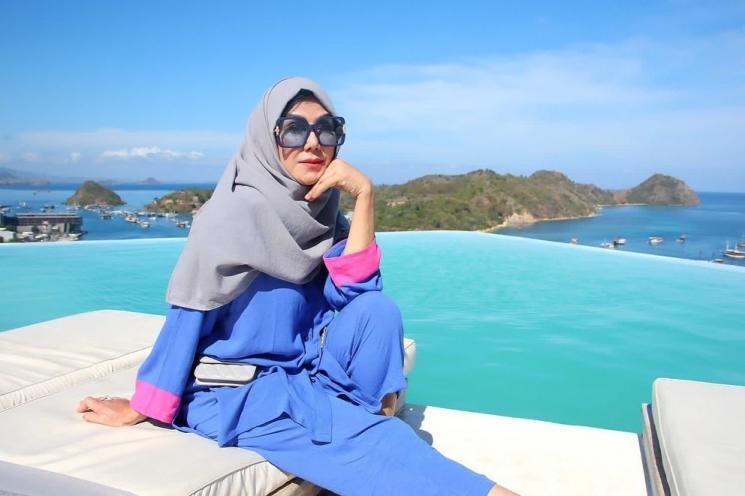 Gaya Kece Amy Qanita saat liburan (Instagram/@amy_r_qanita)