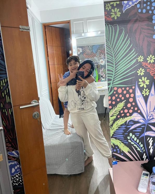 Potret Kompak Rafathar dan Mbak Lala (Instagram/@shela_lala96)