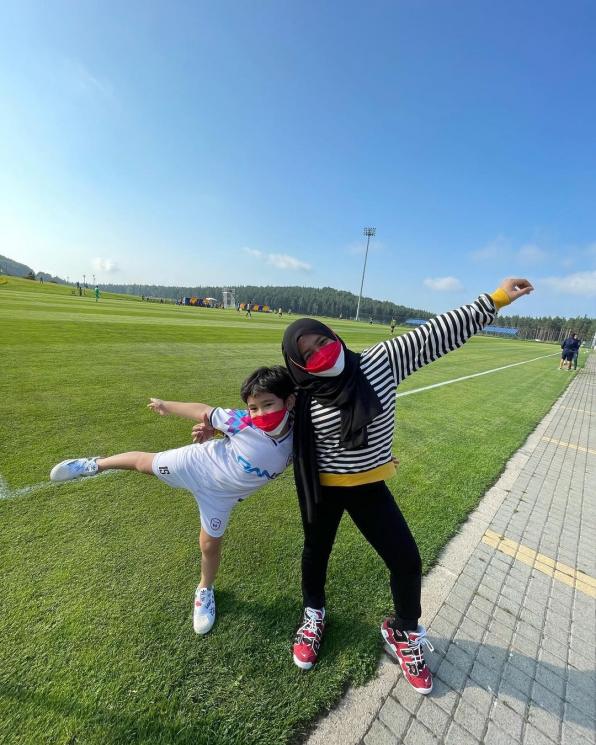 Potret Kompak Rafathar dan Mbak Lala (Instagram/@shela_lala96)