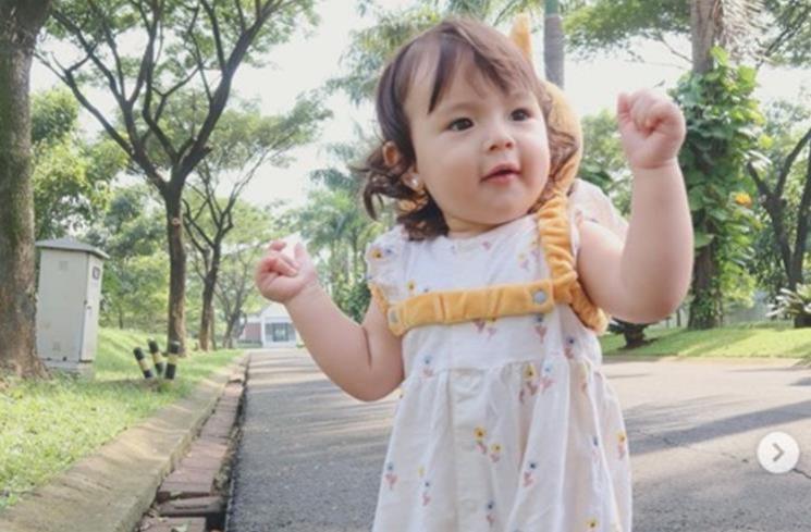 Potret Chloe Anak Asmirandah. (Instagram/@asmirandah89)