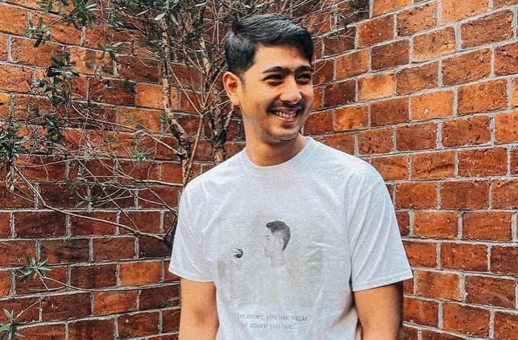 Seleb Kesayangan Netizen 2021. (Instagram/@arya.saloka)