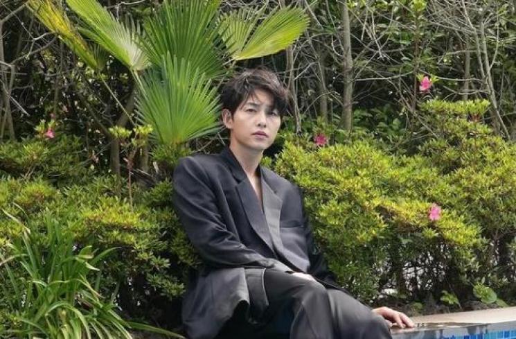 Artis Korea Rajin Donasi. (Instagram/hi_songjoongki)