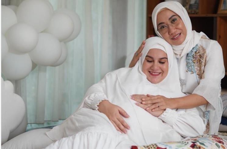 Ibu Artis yang Dipuji Awet Muda. (Instagram/@susanti.a)