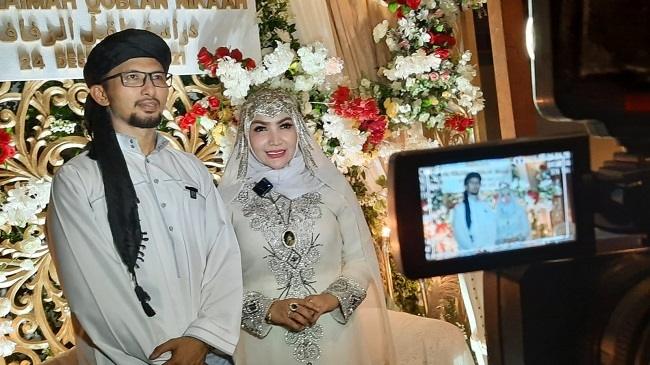 Roro Fitria dan calon suaminya, Andre Irawan [Matamata.com/Ismail]