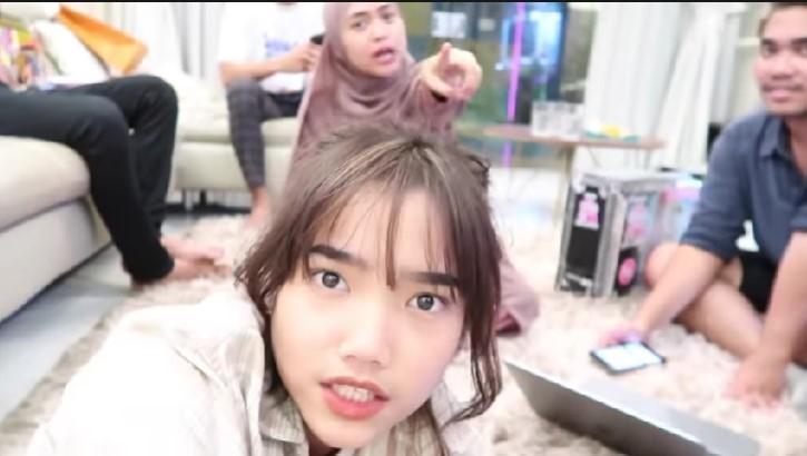 Fuji dan Ria Ricis. (YouTube/Fuji an)