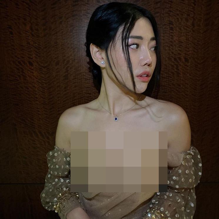 Gaya Wendy Walters Pakai Kebaya. (Instagram/@wendywalters) 