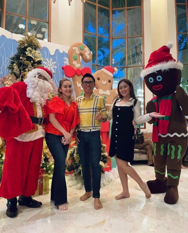 Potret Ayu Ting Ting Rayakan Natal. (Instagram/ayutingting92)