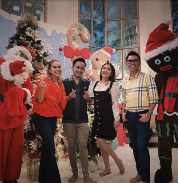 Potret Ayu Ting Ting Rayakan Natal. (Instagram/ayutingting92)