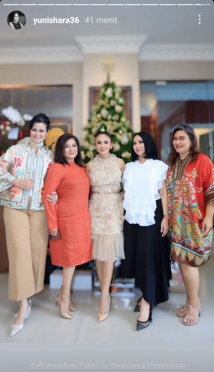 Potret Yuni Shara dan Mantan Suami. (Instagram/yunishara36)