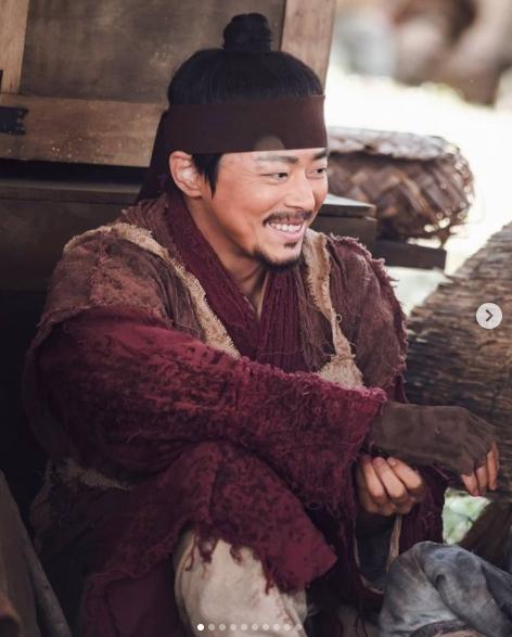 Transformasi Jo Jung Suk. (Instagram/jojungsuk_fanpage)