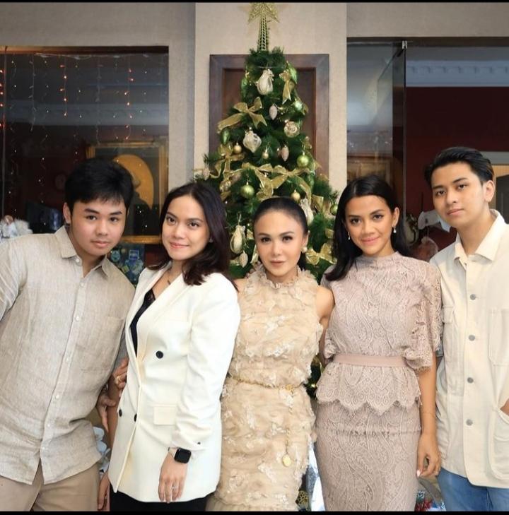 Potret Yuni Shara dan Mantan Suami. (Instagram/yunishara36)