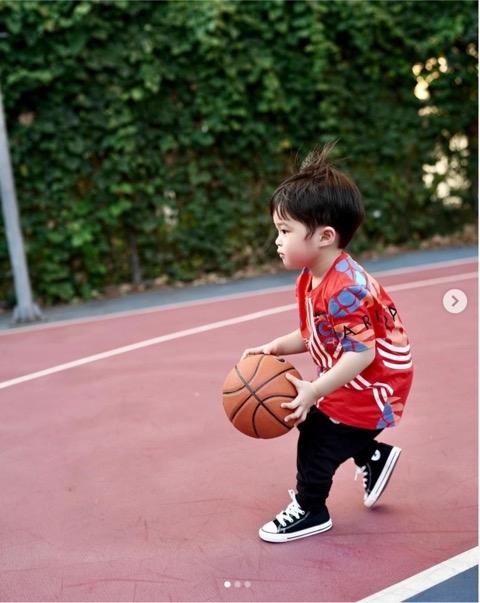 Potret Raphael Moeis Latihan Basket (Instagram/@raphaelmoeis)