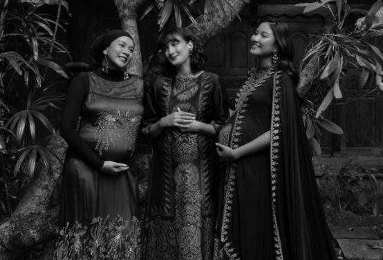 Pemotretan Maternity Nadine Chandrawinata. (Instagram/dennytjan)