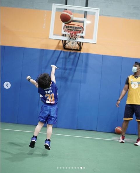 Potret Raphael Moeis Latihan Basket (Instagram/@raphaelmoeis)