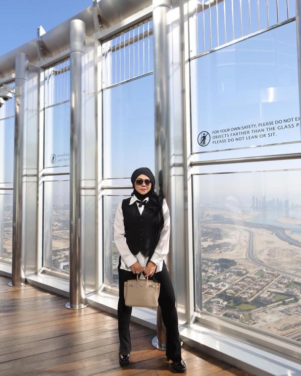 Potret Liburan Sarita Abdul Mukti di Dubai (Instagram/@queen_saritaabdulmukti)