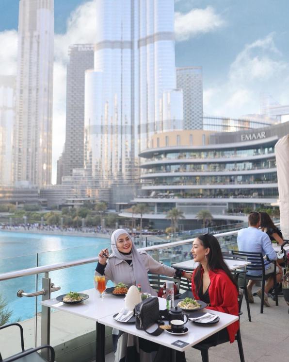 Potret Liburan Sarita Abdul Mukti di Dubai (Instagram/@queen_saritaabdulmukti)