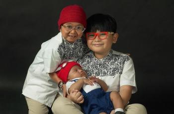 Kembali Dikaruniai Seorang Putra, Intip Daus Mini Momong Anak