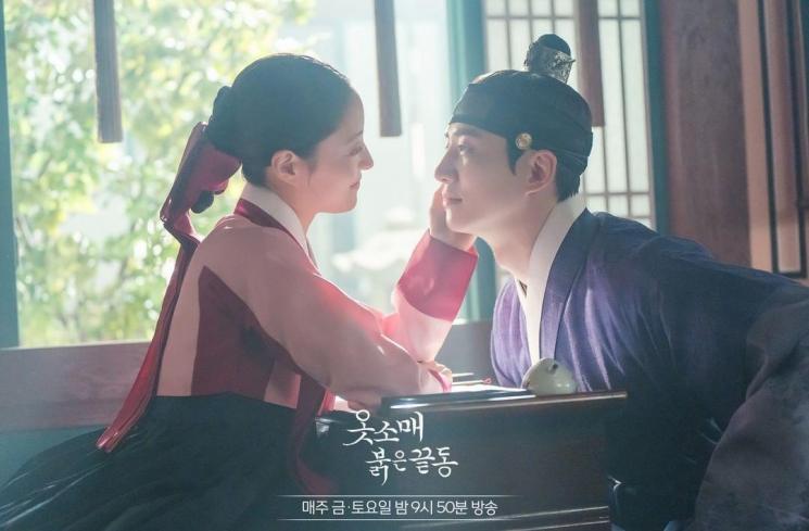 Potret Mesra Junho 2PM dan Lee Se Young (Instagram/@mbc_dramanow)