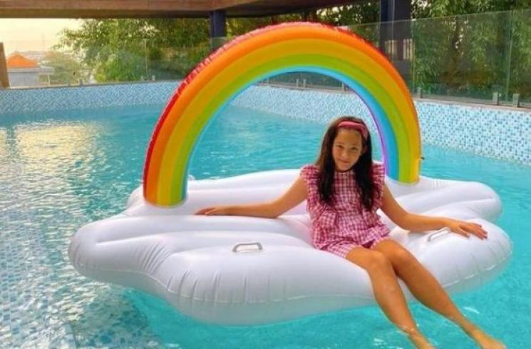 Pesona Anak Nafa Urbach yang Beranjak Remaja. (Instagram/nafaurbach)