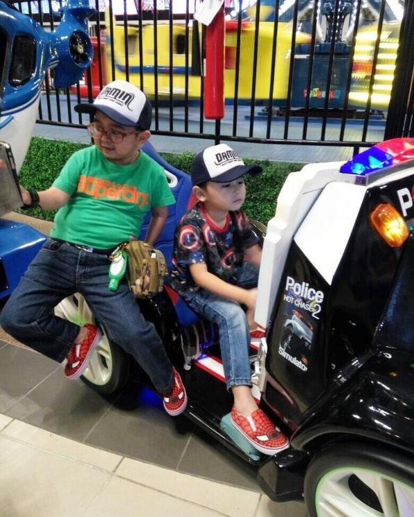 Potret Daus Mini Momong Anak (instagram/@dausminiasli)