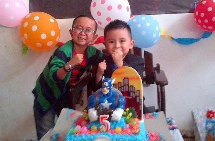 Potret Daus Mini Momong Anak (instagram/@dausminiasli)
