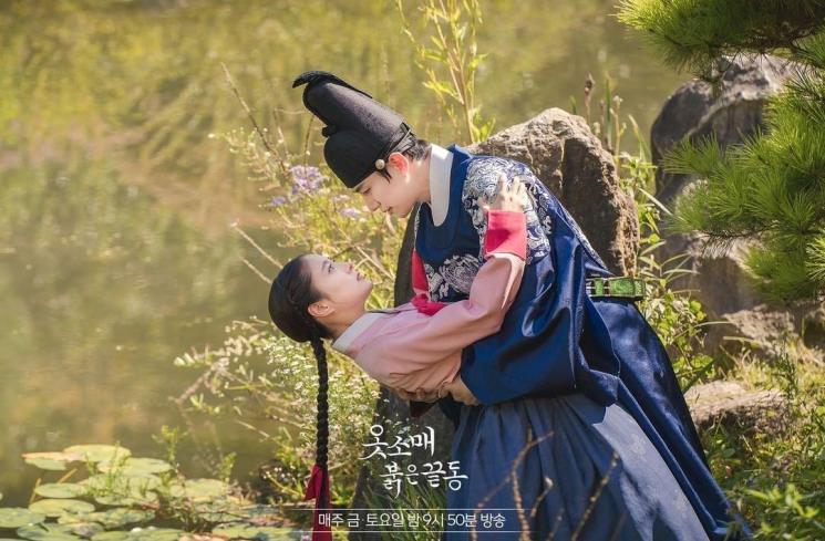 Potret Mesra Junho 2PM dan Lee Se Young (Instagram/@mbc_dramanow)