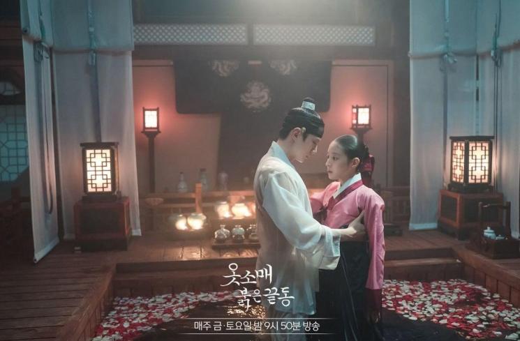 Potret Mesra Junho 2PM dan Lee Se Young (Instagram/@mbc_dramanow)