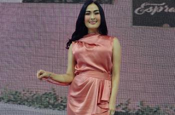 10 Foto Rumah Orangtua Iis Dahlia di Kampung, Asri dan Halamannya Luas