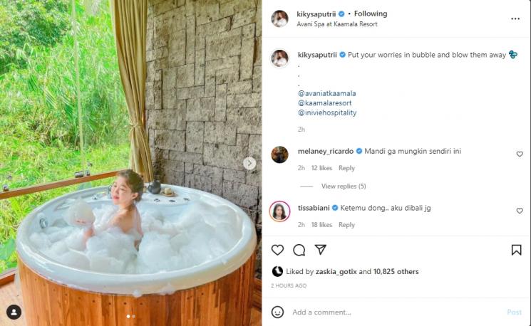 Kiky Saputri pamer foto lagi mandi. (Instagram/kikysaputrii)