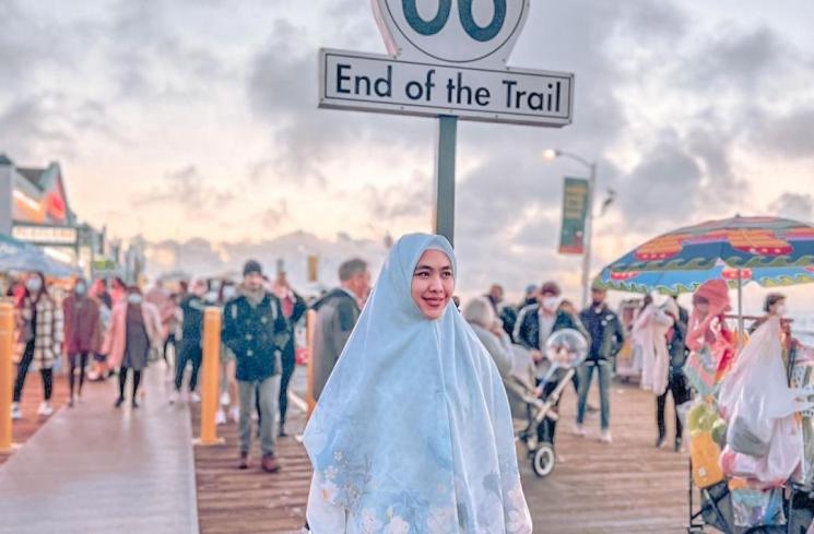 Potret Oki Setiana Dewi di Los Angeles (instagram/@okisetianadewi)