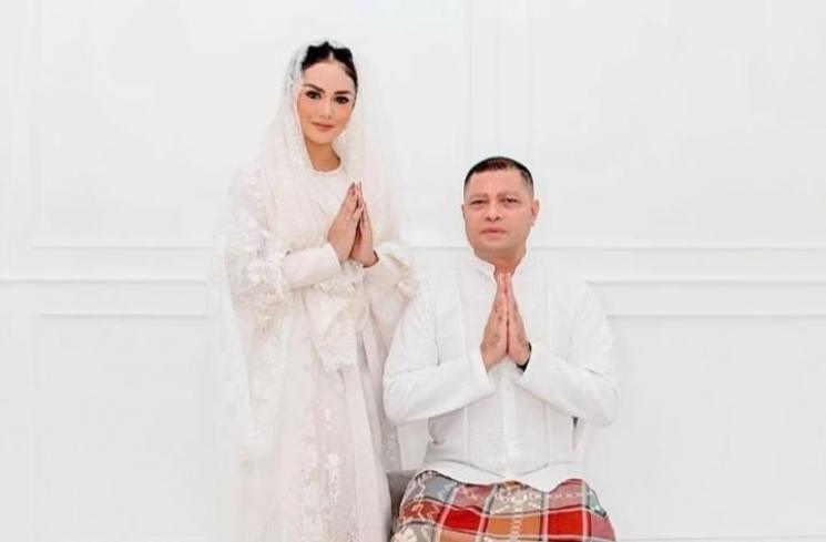 Potret Harmonis Keluarga Krisdayanti. (Instagram/krisdayantilemos)