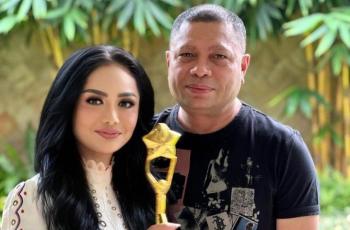 9 Potret Harmonis Keluarga Krisdayanti yang Dianugerahi Family of The Year