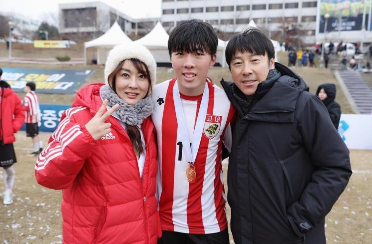 Shin Tae-yong bersama putranya, Shin Jae-won. (Instagram/shin_jaewon77)