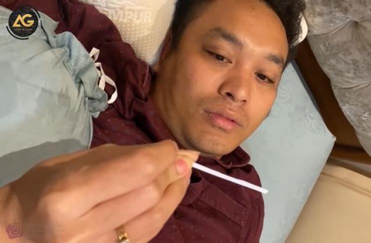Potret perjalanan Adiezty Fersa hamil anak pertama. (YouTube/Adiez Gilang)