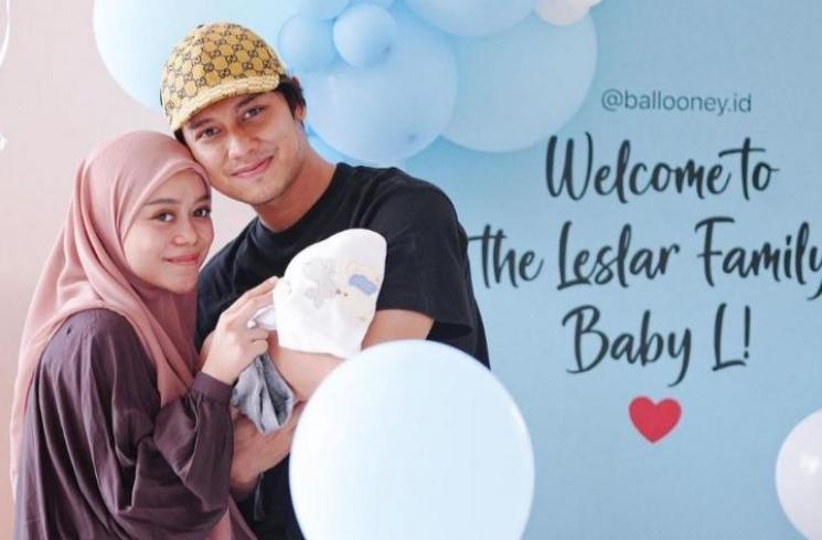 Momen Lesti Kejora ke Rumah Usai Lahiran. (YouTube/Leslar Entertainment)