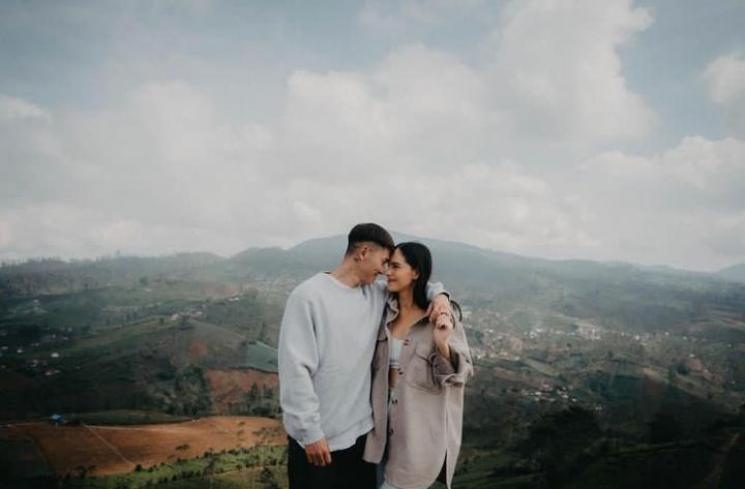 Potret Rafael Tan Lamar Pacar. (Instagram/topoto.photography)