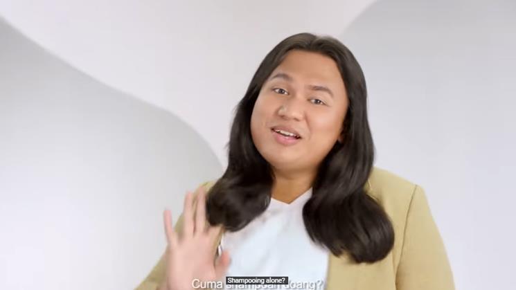 Potret Keanu Agl jadi bintang iklan sampo. (YouTube/Pantene Indonesia)